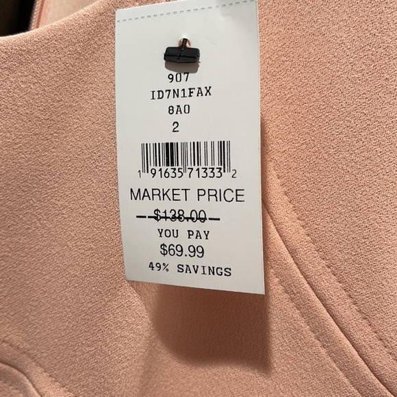 Ivanka Trump beautiful peach classic dress, rose gold button detail, zip back - Picture 8 of 9